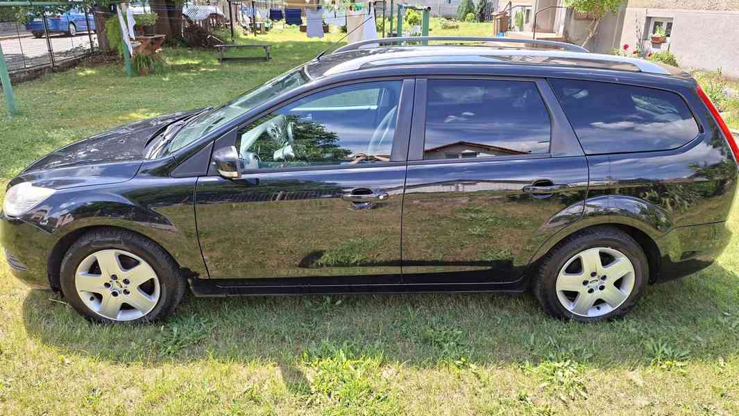 Ford Focus 1.6i 74kW kombi - foto 7