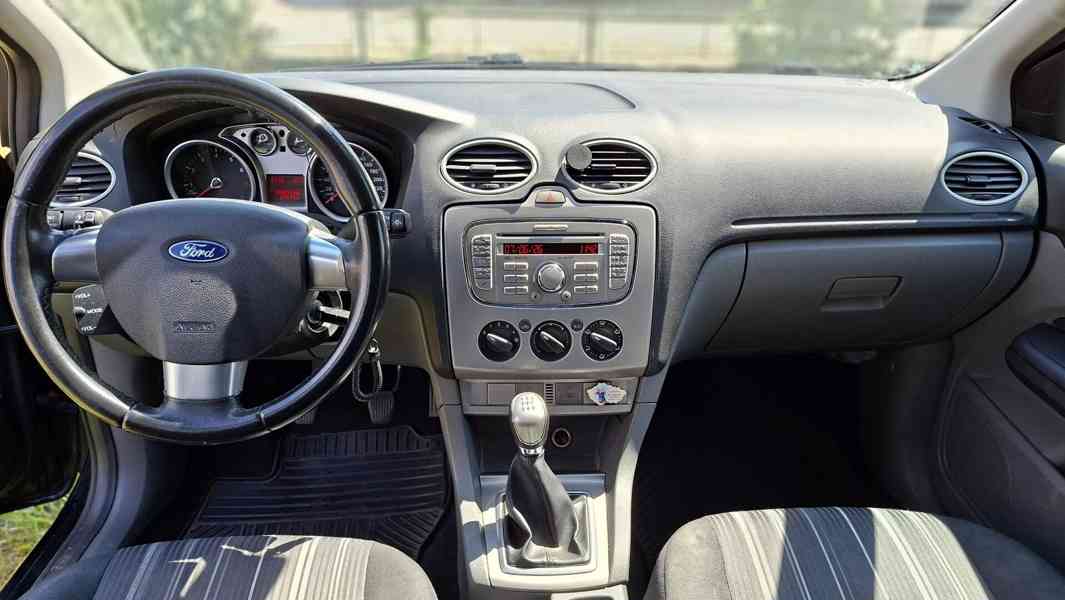 Ford Focus 1.6i 74kW kombi - foto 15