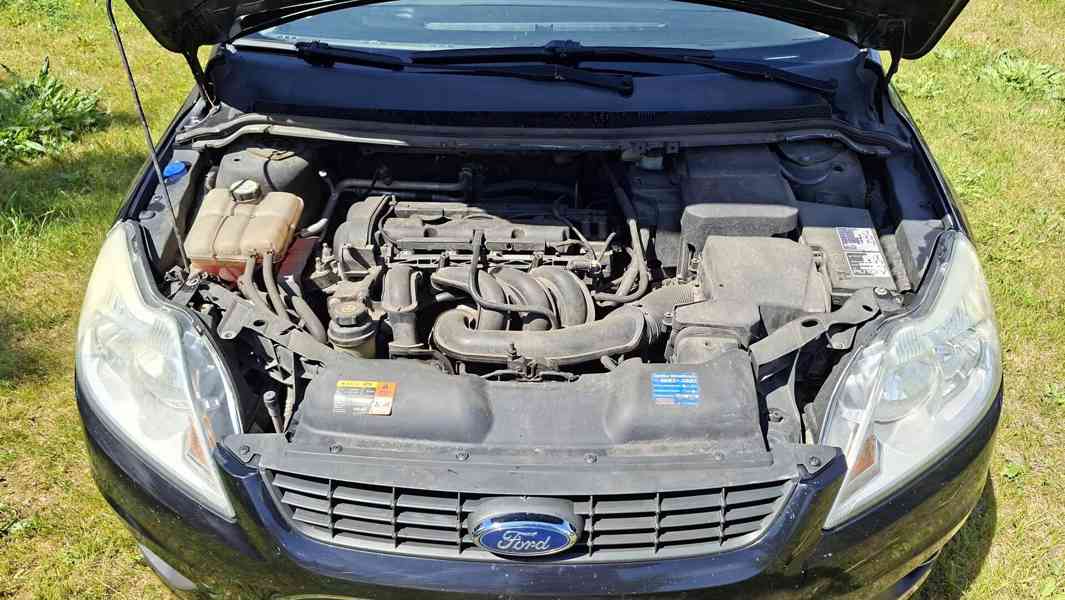 Ford Focus 1.6i 74kW kombi - foto 20