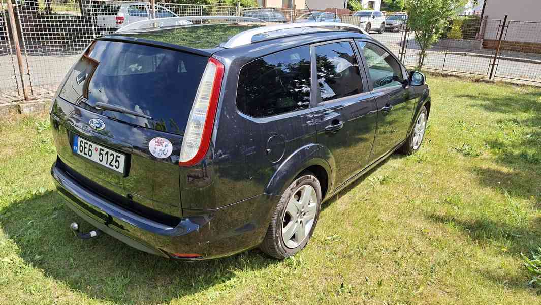 Ford Focus 1.6i 74kW kombi - foto 4