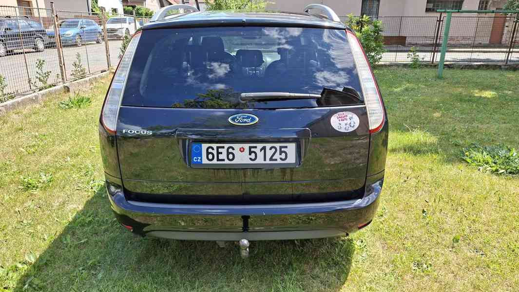 Ford Focus 1.6i 74kW kombi - foto 8