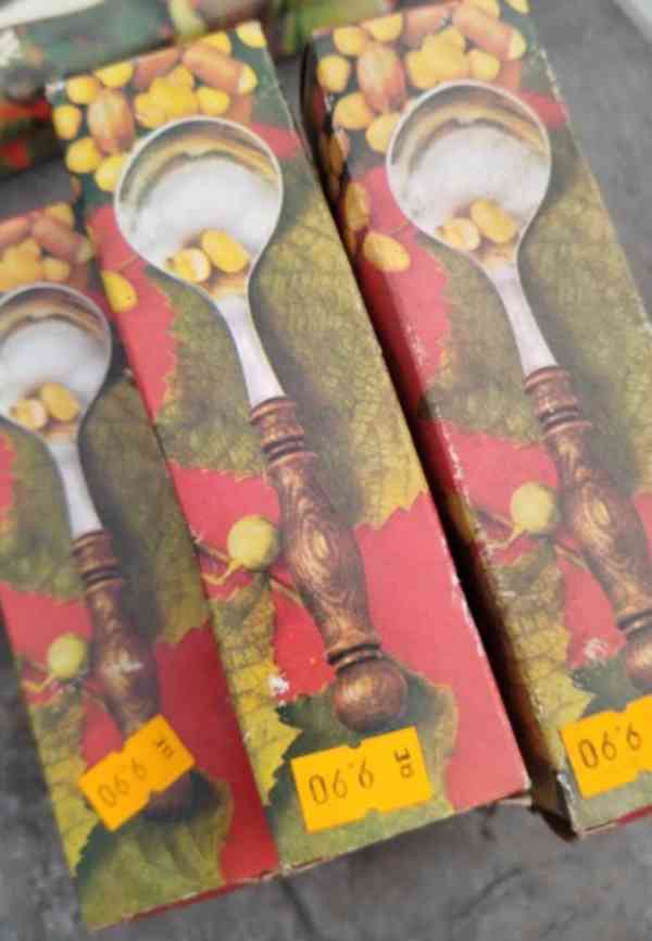 Příbory a jiné kuchyňské vybavení - foto 4