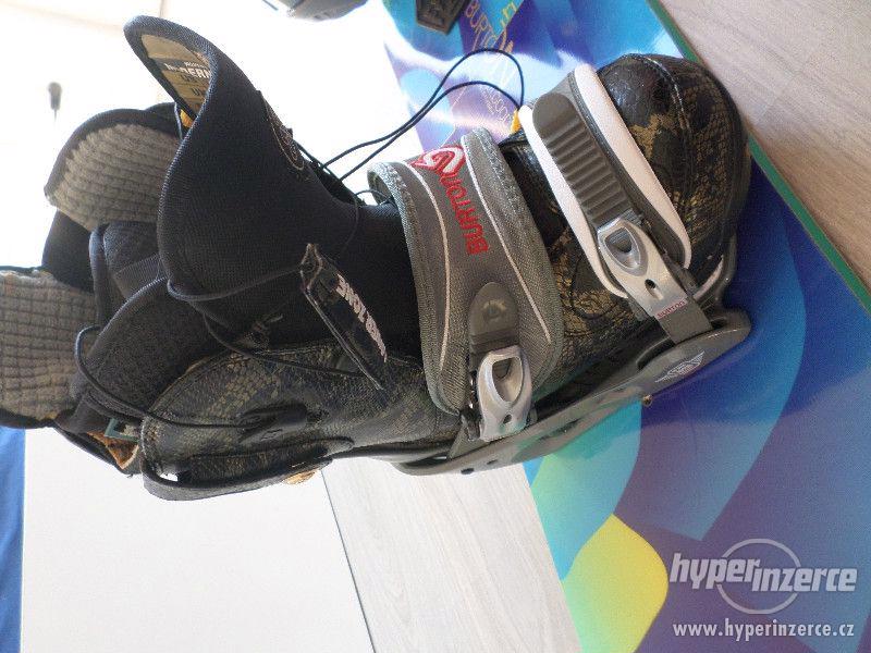Prodám boty na snowboard značky Burton, helmu ..... - foto 1