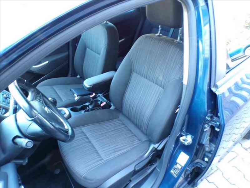 Opel Astra 1,6 16V NAVIGACE,KLIMA - foto 8