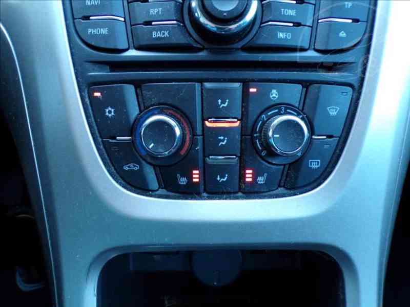 Opel Astra 1,6 16V NAVIGACE,KLIMA - foto 7