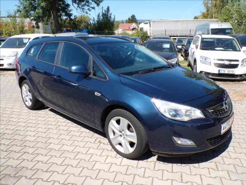 Opel Astra 1,6 16V NAVIGACE,KLIMA - foto 1