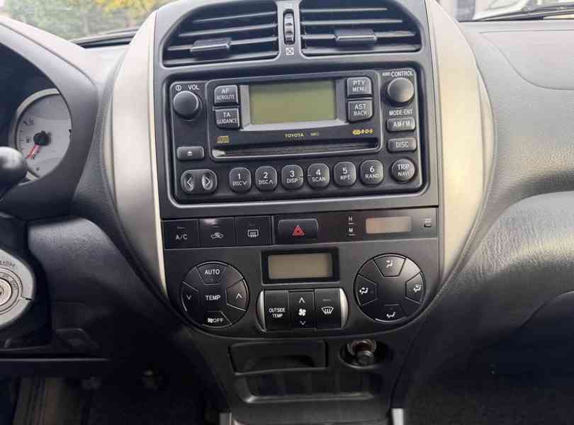 Toyota RAV 4 2.0i Sol 4x4 benzín 110kw - foto 15
