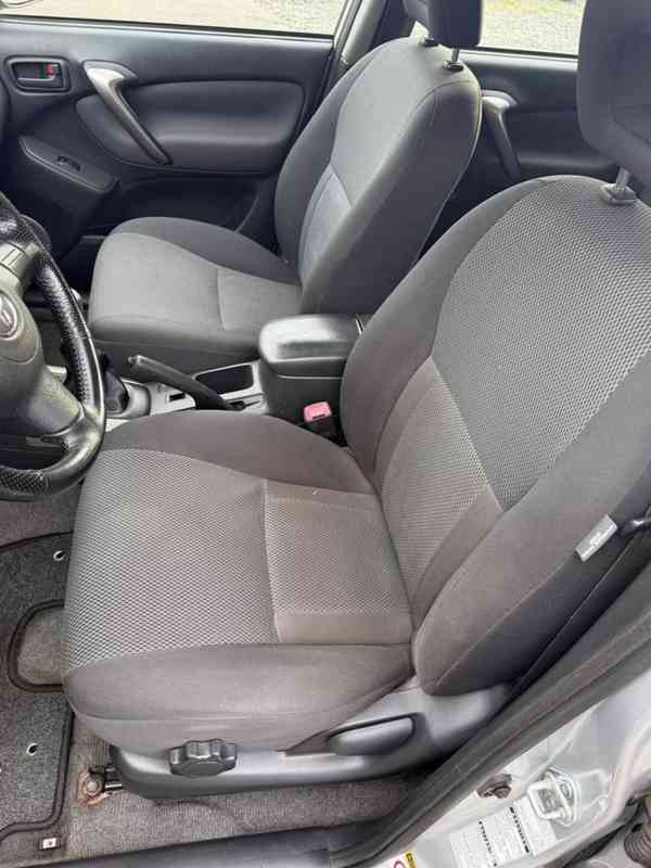 Toyota RAV 4 2.0i Sol 4x4 benzín 110kw - foto 13