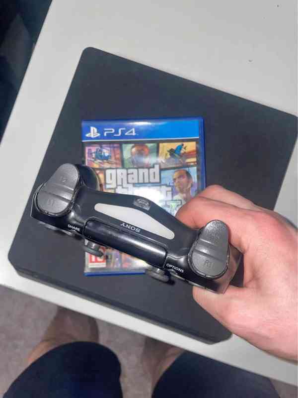 Playstation 4 - foto 3