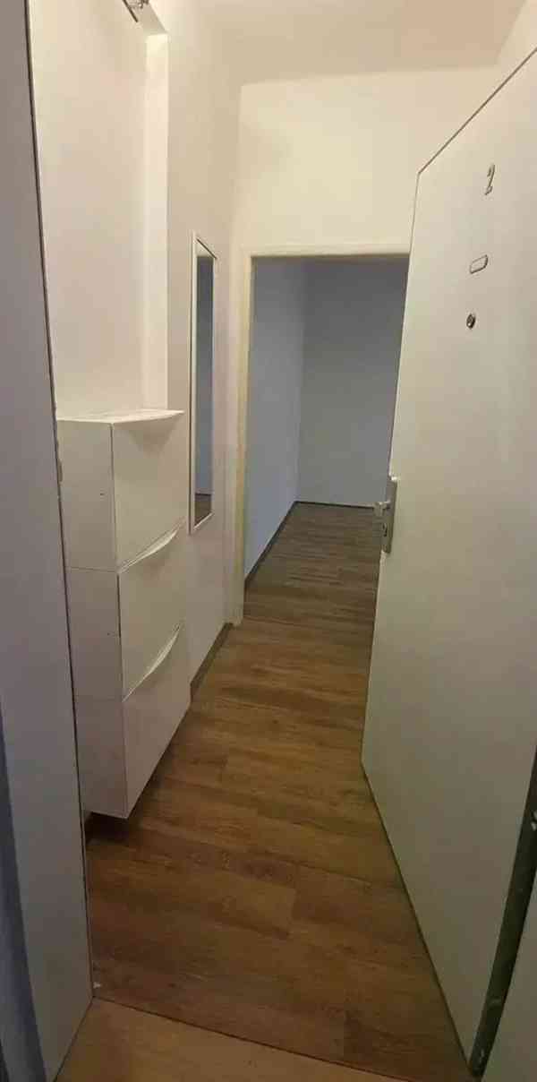 Pronájem bytu 1+kk 24 m² - foto 3