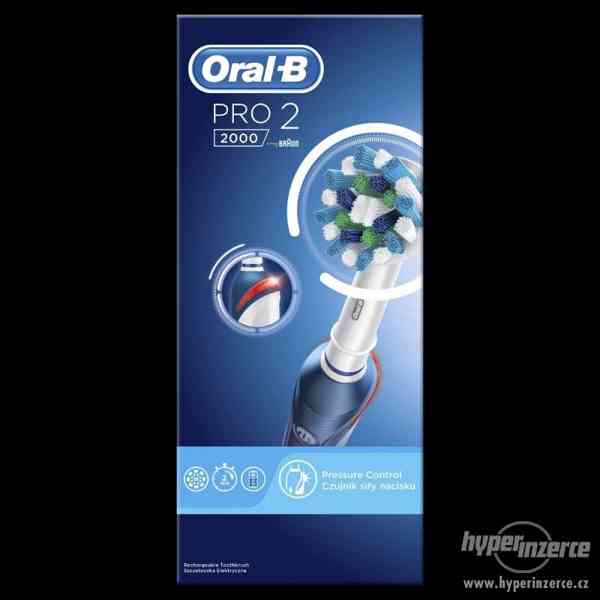 Elektrický zubní kartáček ORAL-B PRO 2 2000 - foto 1