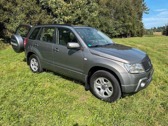 Suzuki Grand Vitara 2.0i Club benzín 103kw - foto 8