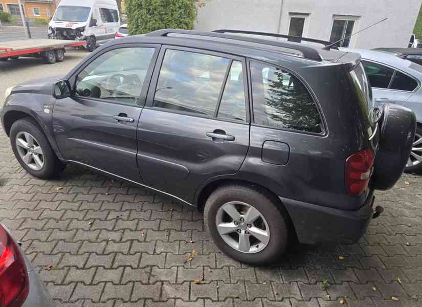 Toyota RAV 4 2.0i Edition benzín 110kw - foto 4
