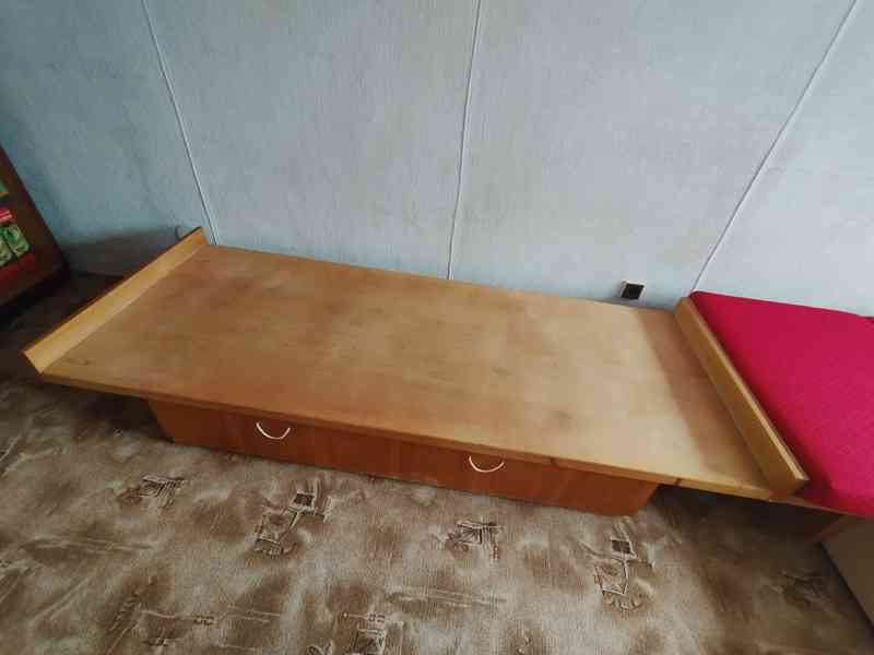 Válendy  s úložným prostorem 2 kusy +matrace z molitanu. - foto 4