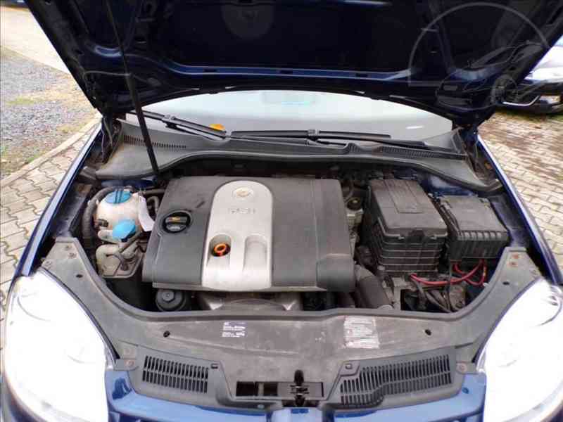 VW Golf 1,6 FSI KLIMA,TAŽ.ZAŘ.-Hned odjíždíte - foto 13
