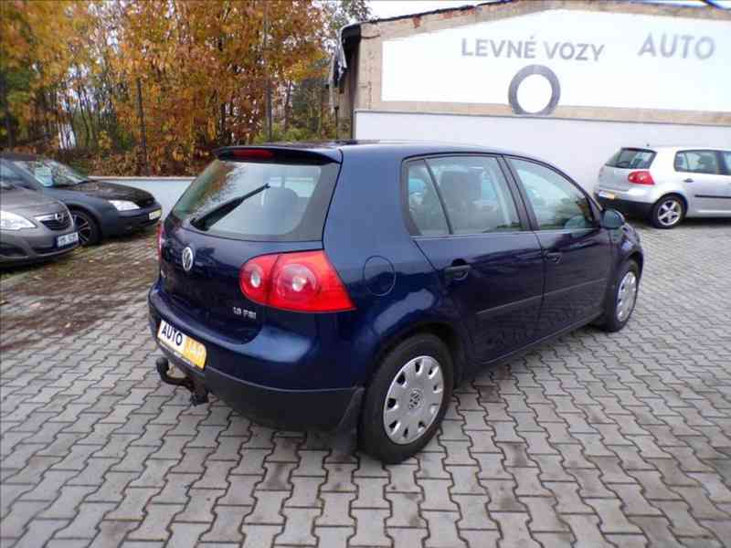 VW Golf 1,6 FSI KLIMA,TAŽ.ZAŘ.-Hned odjíždíte - foto 4