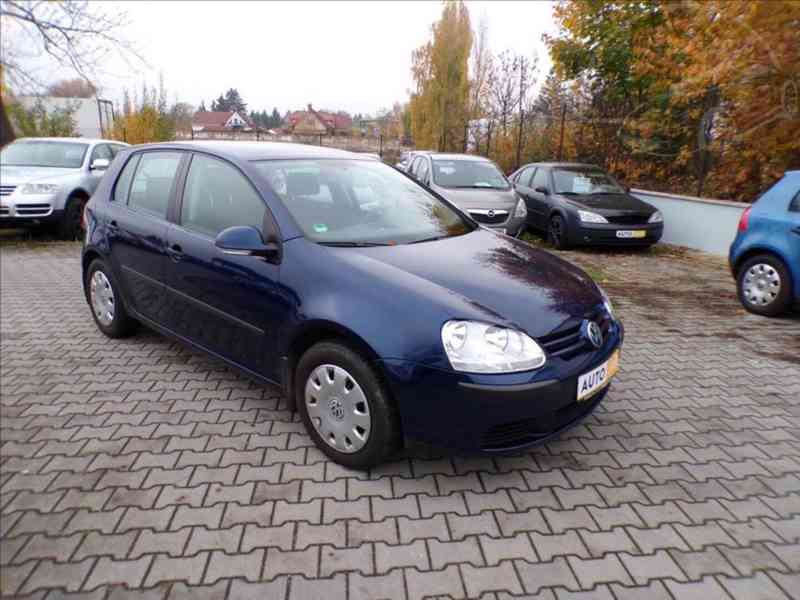 VW Golf 1,6 FSI KLIMA,TAŽ.ZAŘ.-Hned odjíždíte - foto 1
