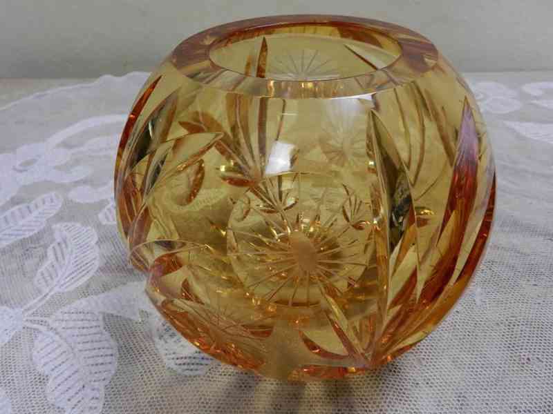 Bohatě broušená žutá Autorská Váza tvar Koule - foto 3