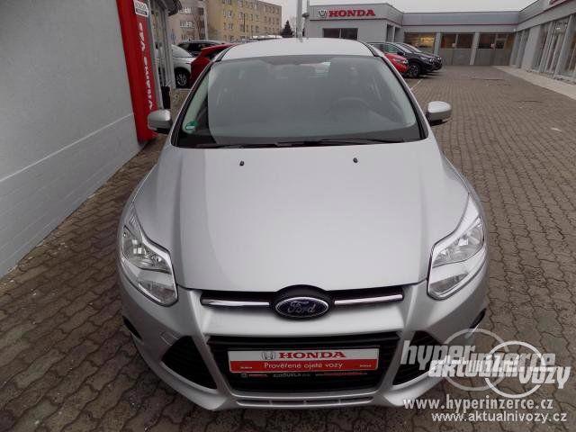 Ford Focus 2.0, nafta, rok 2011 - foto 5