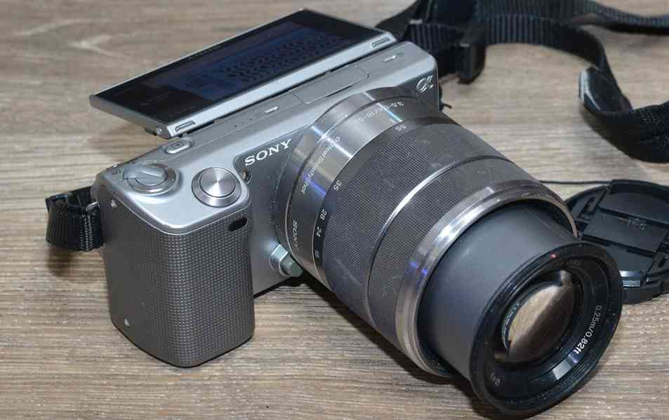 Sony NEX-5 + 18-55 mm *14MPix*Full HDV* 15 000 Exp - foto 6