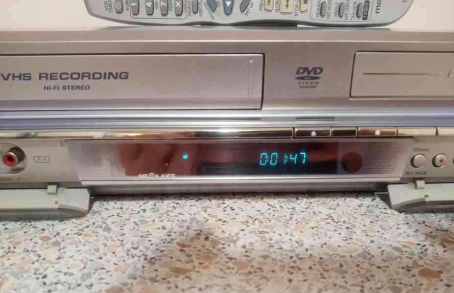 💥VHS-DVD rekordér JVC DR-MV1SE - foto 3