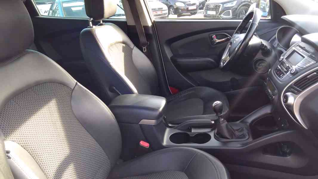 HYUNDAI ix35 1,7CRDi Comfort ČR  1 majitel - foto 10