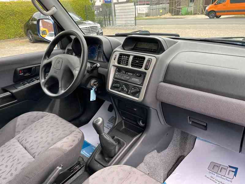 Mitsubishi Pajero Pinin 2,0i 4x4 benzín 95kw - foto 15