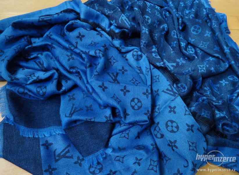 Tmavě modrý šátek / pléd LV (Louis Vuitton) - foto 3