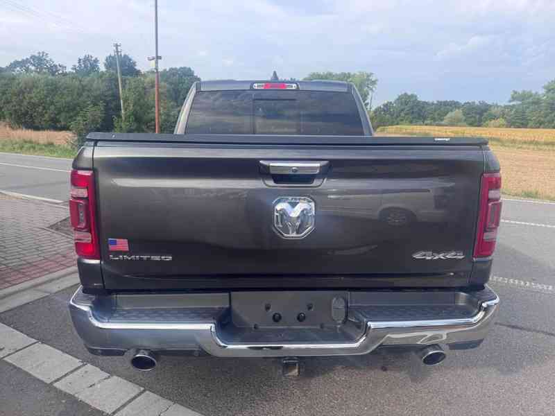 RAM 1500 5,7 L V8 HEMI LIMITED E-TORQE 2019 - foto 5