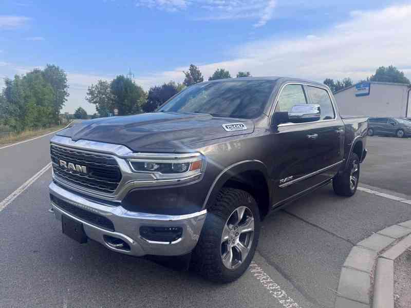 RAM 1500 5,7 L V8 HEMI LIMITED E-TORQE 2019 - foto 2