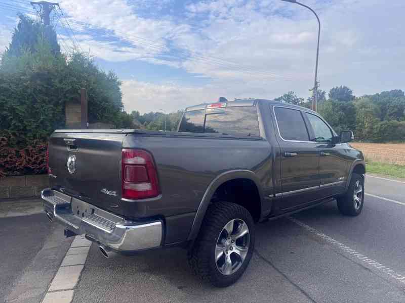 RAM 1500 5,7 L V8 HEMI LIMITED E-TORQE 2019 - foto 4