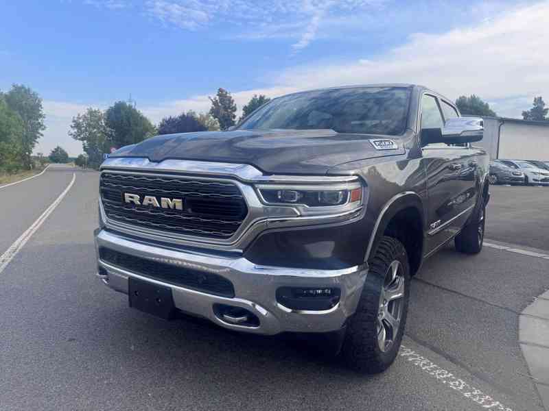 RAM 1500 5,7 L V8 HEMI LIMITED E-TORQE 2019 - foto 7