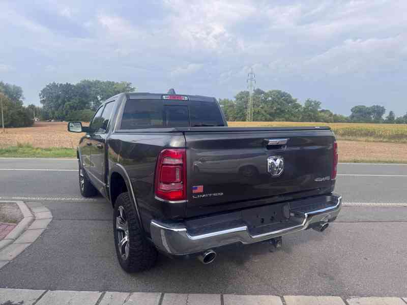 RAM 1500 5,7 L V8 HEMI LIMITED E-TORQE 2019 - foto 3