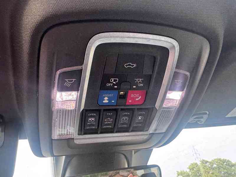 RAM 1500 5,7 L V8 HEMI LIMITED E-TORQE 2019 - foto 21