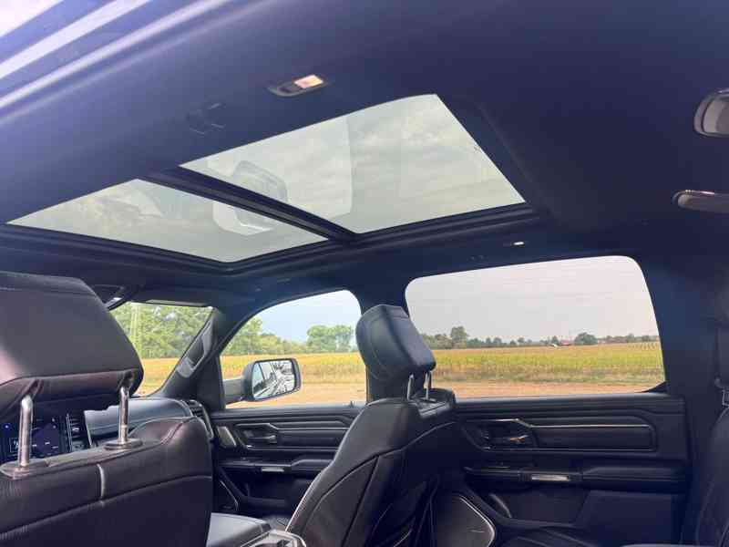 RAM 1500 5,7 L V8 HEMI LIMITED E-TORQE 2019 - foto 12