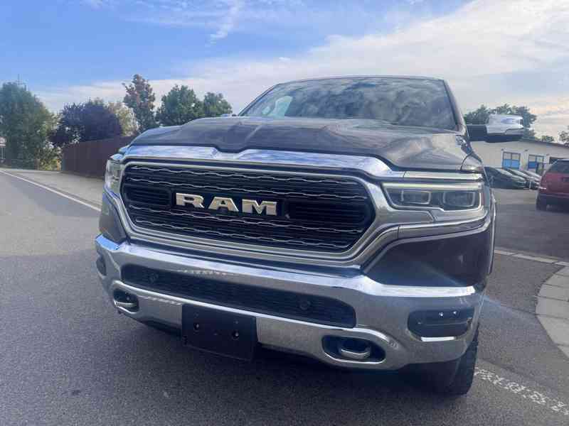 RAM 1500 5,7 L V8 HEMI LIMITED E-TORQE 2019 - foto 6