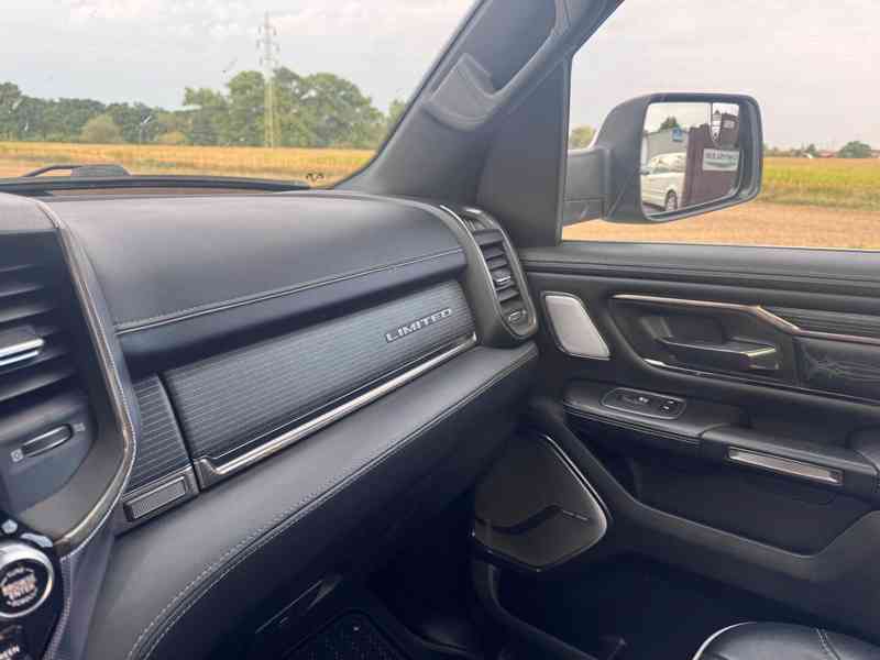 RAM 1500 5,7 L V8 HEMI LIMITED E-TORQE 2019 - foto 20