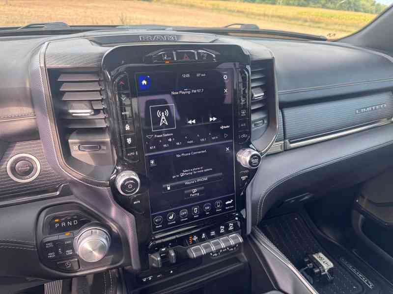 RAM 1500 5,7 L V8 HEMI LIMITED E-TORQE 2019 - foto 18