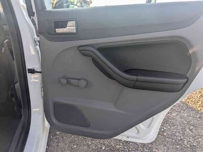 Ford Focus II combi 1.6 74kw - foto 19