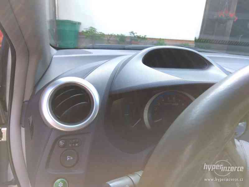 Honda Insight Hybrid automat - foto 15