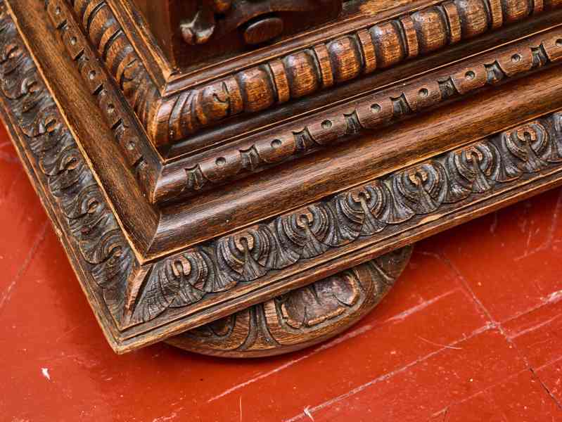 Masivní dubová knihovna v renesančním stylu, 19. století - foto 3