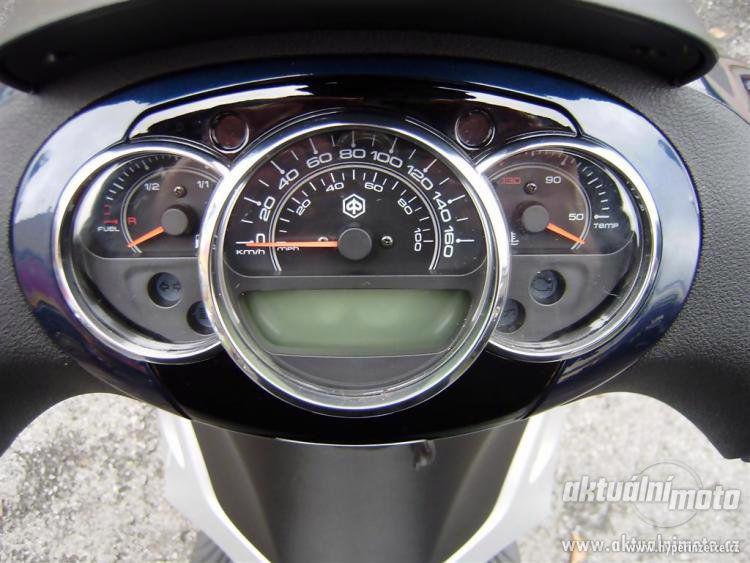 Prodej motocyklu Piaggio Beverly 125 - foto 3