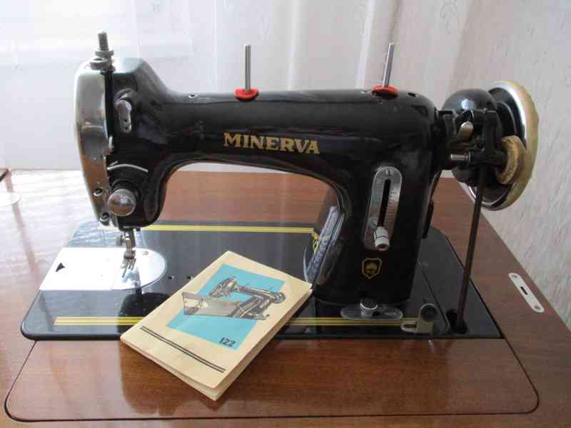Šicí stroj Minerva