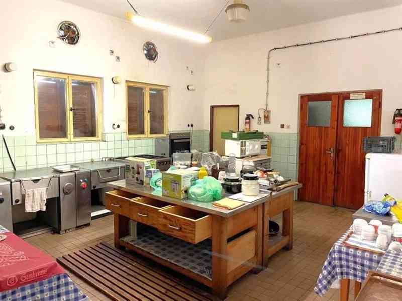 Prodej stavby občanského vybavení v Doksech. - foto 7