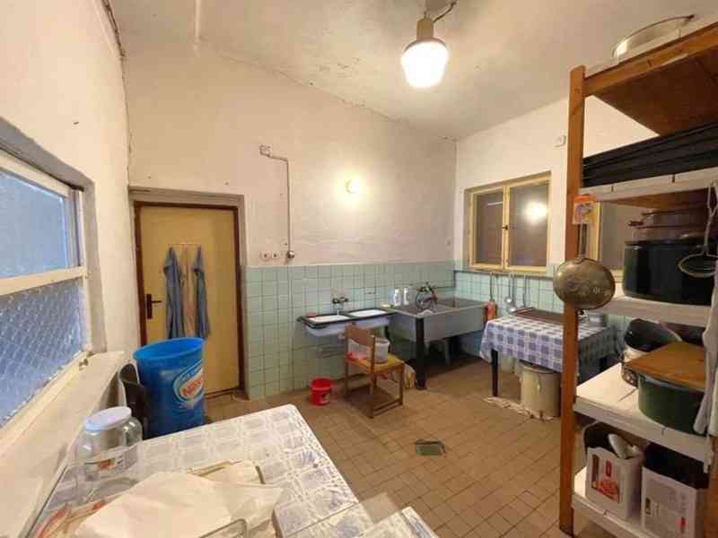 Prodej stavby občanského vybavení v Doksech. - foto 11