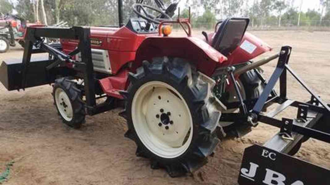 Yanmar YM1610D 4x4 s nakladačem  - foto 4
