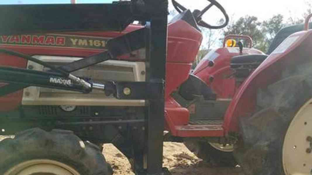 Yanmar YM1610D 4x4 s nakladačem  - foto 3