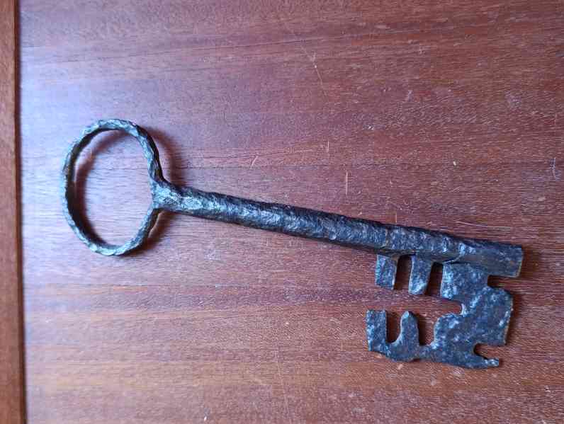 Staré gotické, barokní a vintage klíče - foto 5