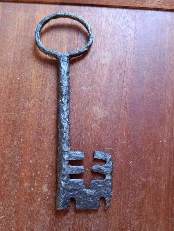 Staré gotické, barokní a vintage klíče - foto 3