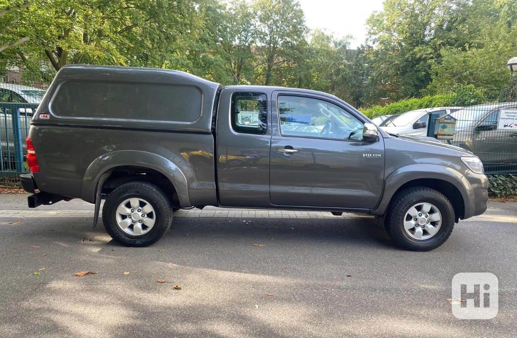 Toyota Hilux 2.5 D4D 106kw - foto 1